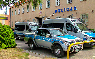 Dwoje policjantów z Mrągowa i pracownik cywilny Komendy Wojewódzkiej Policji w Olsztynie z prokuratorskimi zarzutami
